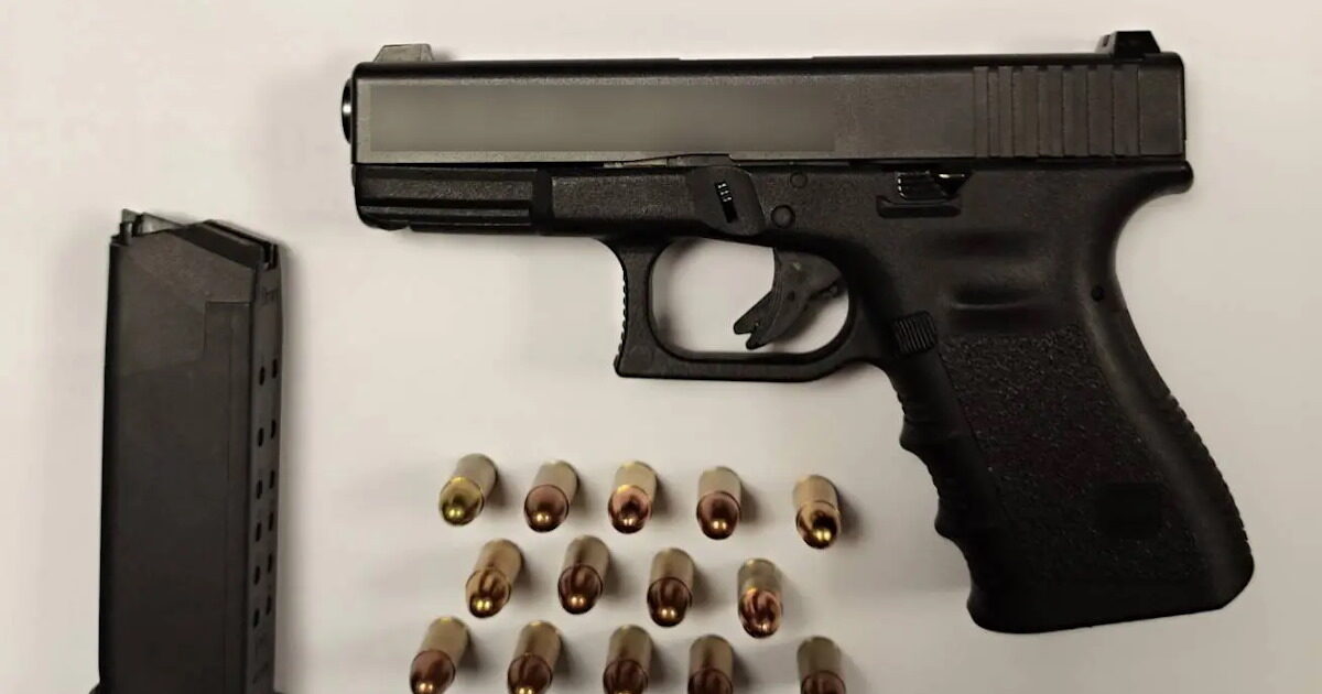 Peristeri: A man with a pistol and cartridge was arrested in a fun center