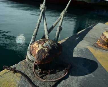 Δεμένα τα πλοία στα λιμάνια λόγω της εργατικής Πρωτομαγιάς