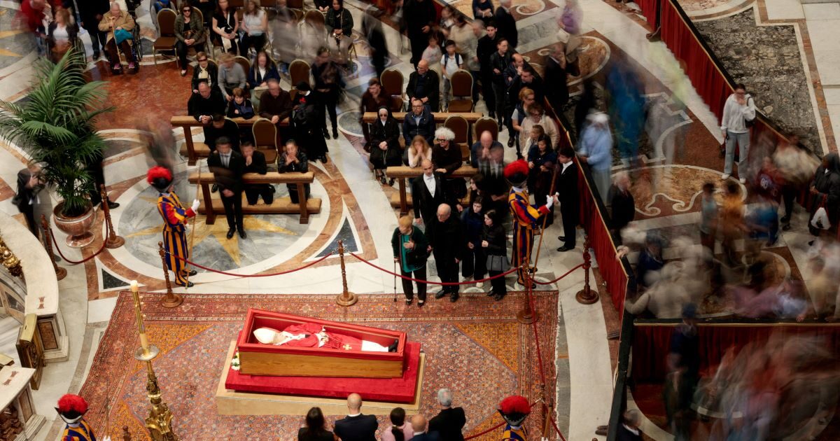 Pope Francis: Prisoners, Poor, Transxation will leave flowers in his grave