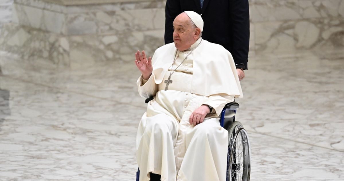 Pope Francis went to the Royal Church of Rome and prayed in front of the image of Our Lady