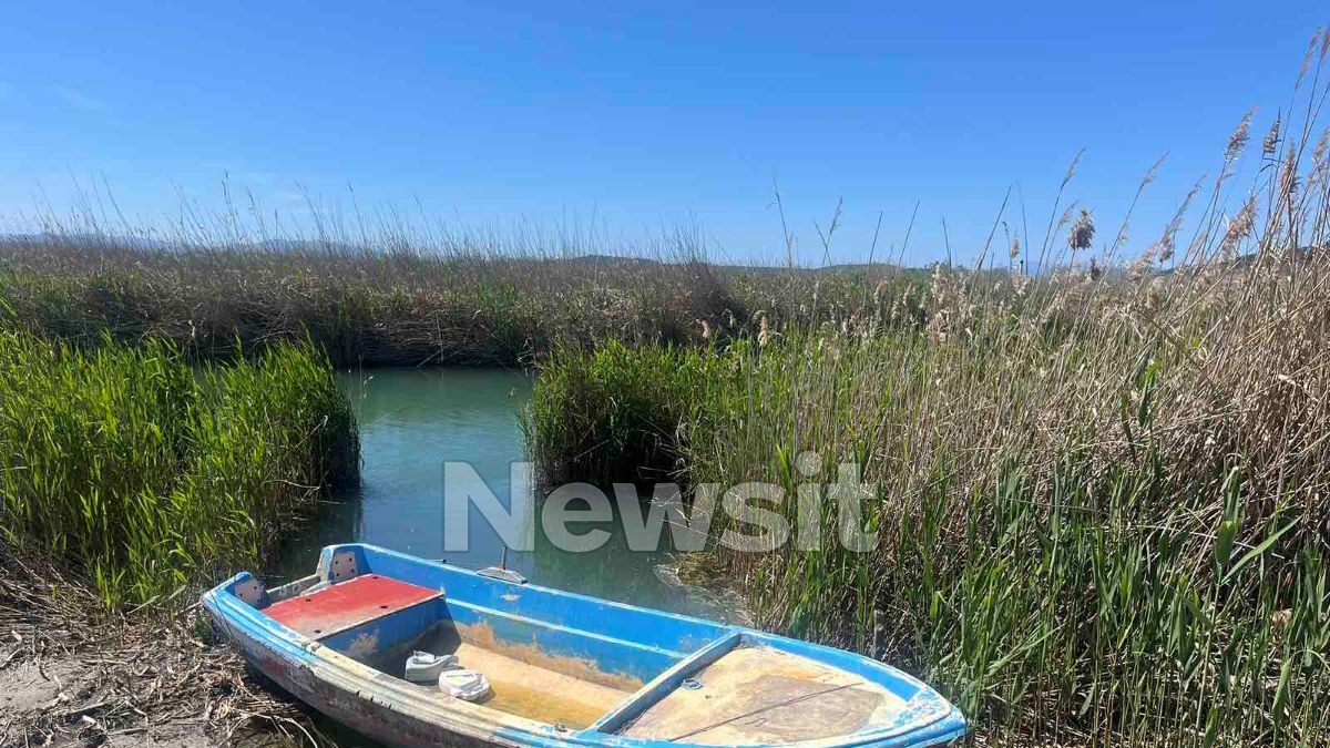 Βάρκα στην περιοχή όπου αγνοείται ο 75χρονος ψαράς