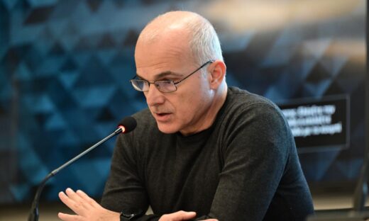 Ο Αντώνης Ψαρόπουλος