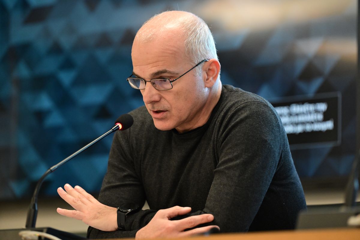 Ο Αντώνης Ψαρόπουλος