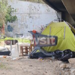 Οι σκηνές όπου ζούσε η 13χρονη στου Ρέντη
