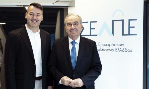 Από αριστερά ο Πρόεδρος του ΣΕΛΠΕ Κώστας Γεράρδος και ο αναπληρωτής υπουργό Οικονομικών, Νίκο Παπαθανάση