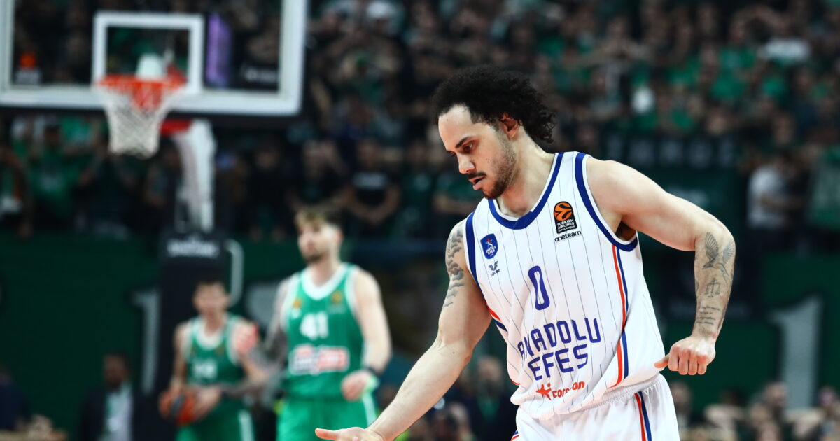 Panathinaikos – Efes Anadolou: Larkin’s “Knife” three -point and foul for which Nan “shouts”