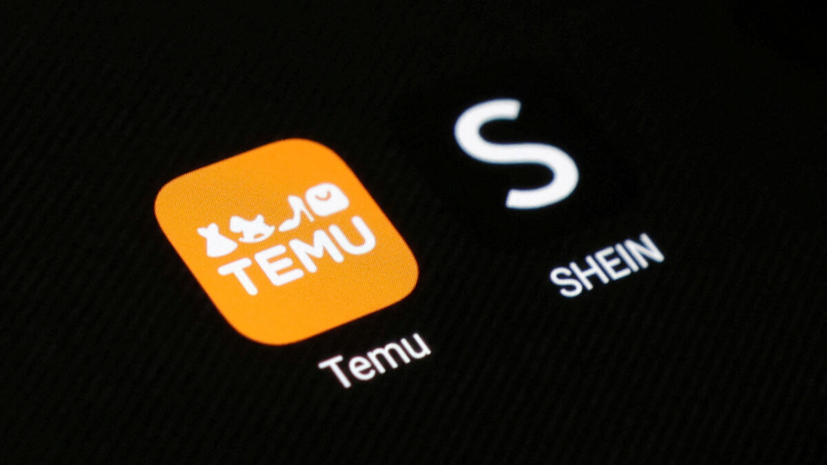 Τα εικονίδια των εφαρμογών Shein και Temu σε οθόνη κινητού
