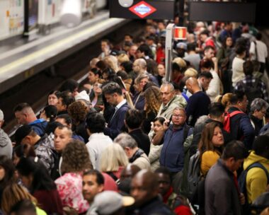Χιλιάδες κόσμου εγκλωβισμένοι στο μετρό μετά το μπλακ άουτ