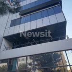 Εμφανείς οι ζημιές στο κτίριο που στεγάζονται τα γραφεία της Hellenic Train