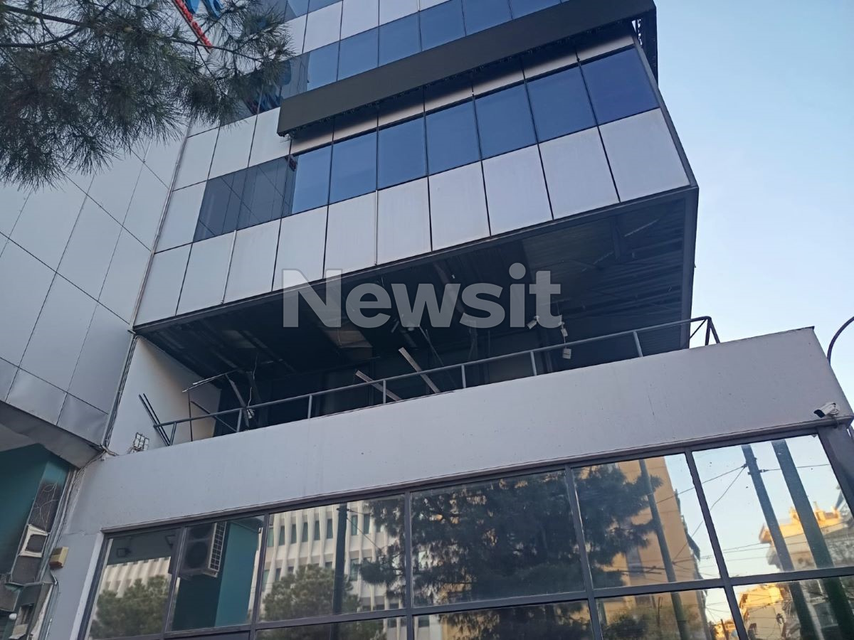 Εμφανείς οι ζημιές στο κτίριο που στεγάζονται τα γραφεία της Hellenic Train
