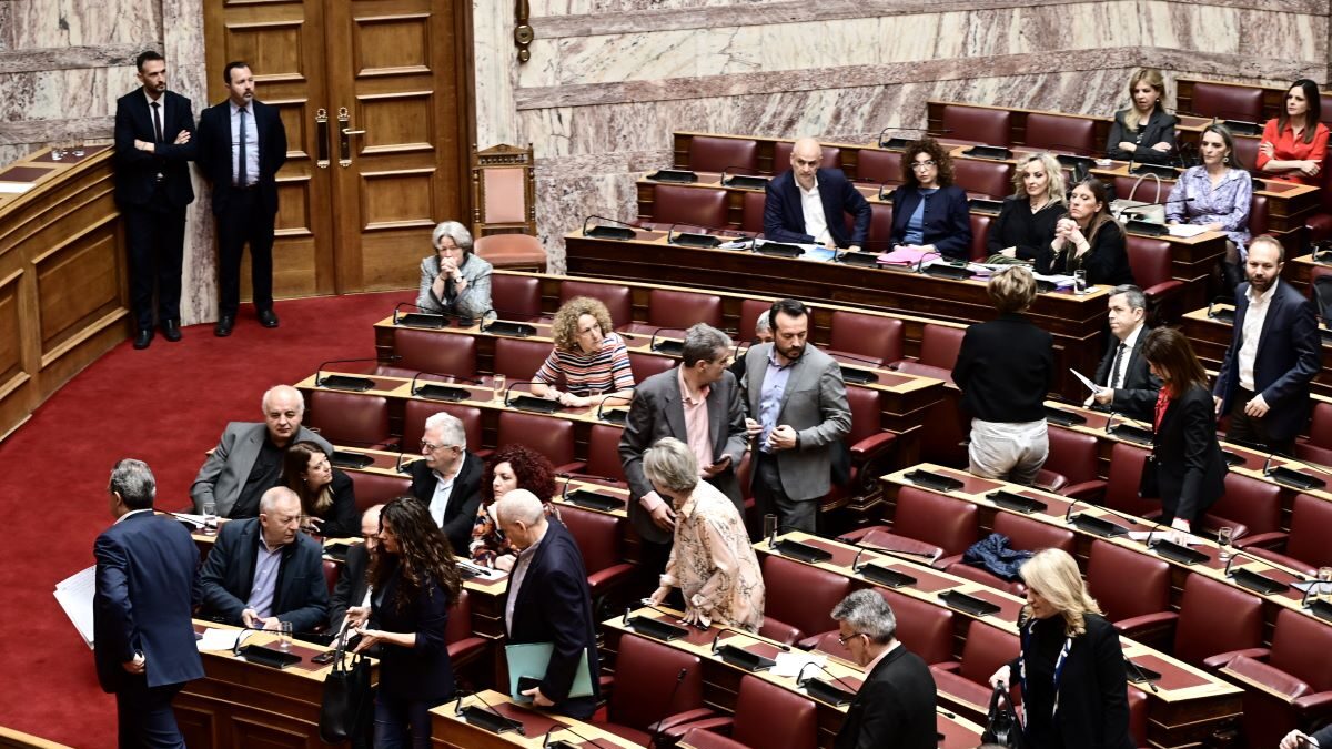 Συνεδρίαση της Βουλής για τον Χρήστο Τριαντόπουλο