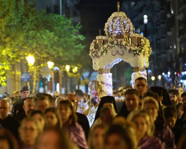 Συγκέντρωση Επιταφίων στην πλατεία Αριστοτέλους στην Θεσσαλονίκη, Μεγάλη Παρασκευή 18 Απριλίου 2025. 
(ΡΑΦΑΗΛ ΓΕΩΡΓΙΑΔΗΣ