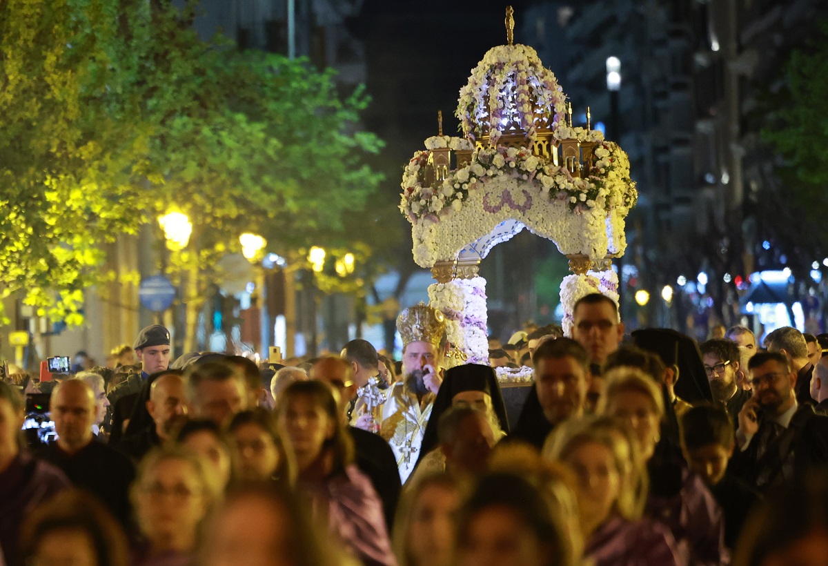 Συγκέντρωση Επιταφίων στην πλατεία Αριστοτέλους στην Θεσσαλονίκη, Μεγάλη Παρασκευή 18 Απριλίου 2025. 
(ΡΑΦΑΗΛ ΓΕΩΡΓΙΑΔΗΣ