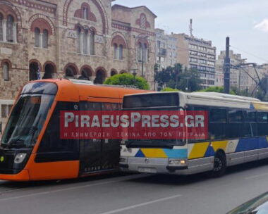 Ένα τραμ και ένα λεωφορείο
