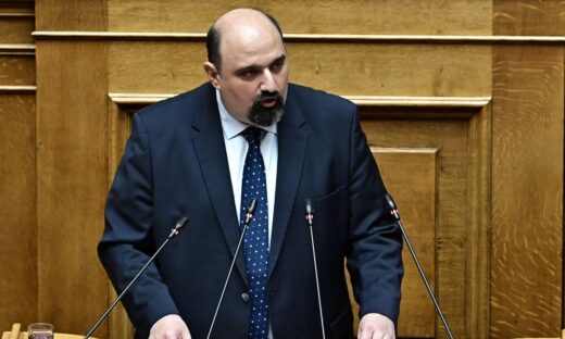 Ο Χρήστος Τριαντόπουλος στη Βουλή