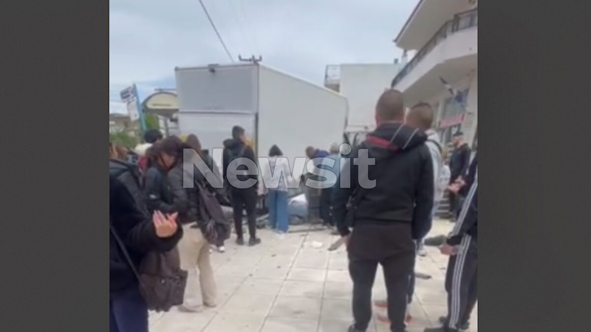 Το σημείο του τροχαίου στη Λεωφόρο Μαραθώνος
