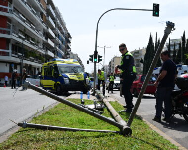 Σοβαρό τροχαίο με ασθενοφόρο στο κέντρο της Αθήνας
