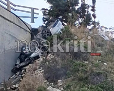 Αυτοκίνητο έχει πέσει από γέφυρα