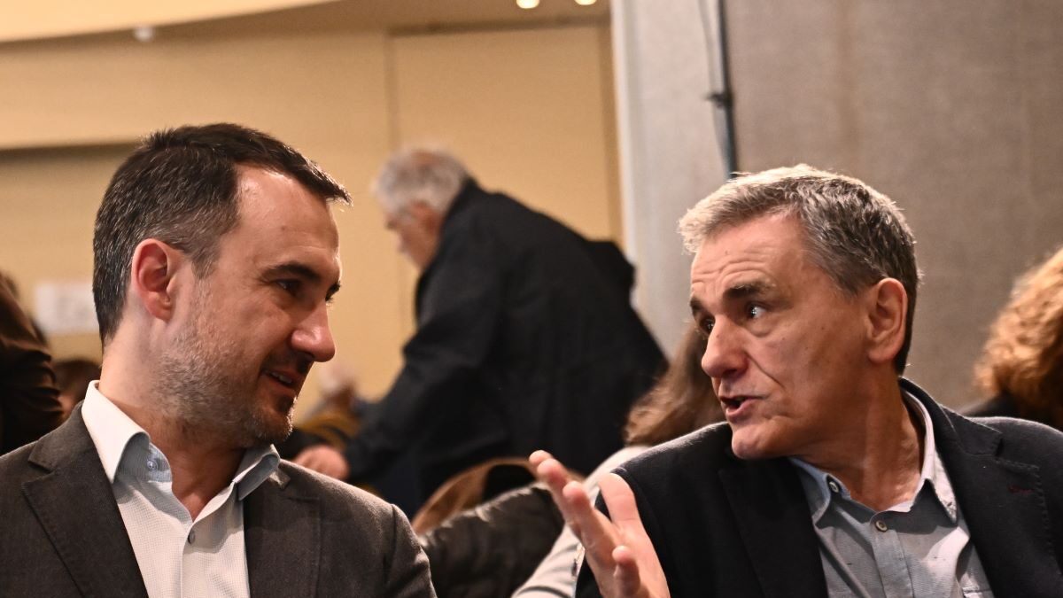 Ο Αλέξης Χαρίτσης και ο Ευκλείδης Τσακαλώτος στο συνέδριο της Νέας Αριστεράς