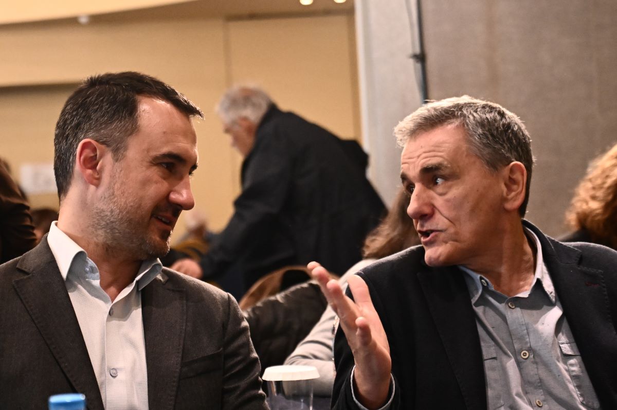 Ο Αλέξης Χαρίτσης και ο Ευκλείδης Τσακαλώτος στο συνέδριο της Νέας Αριστεράς