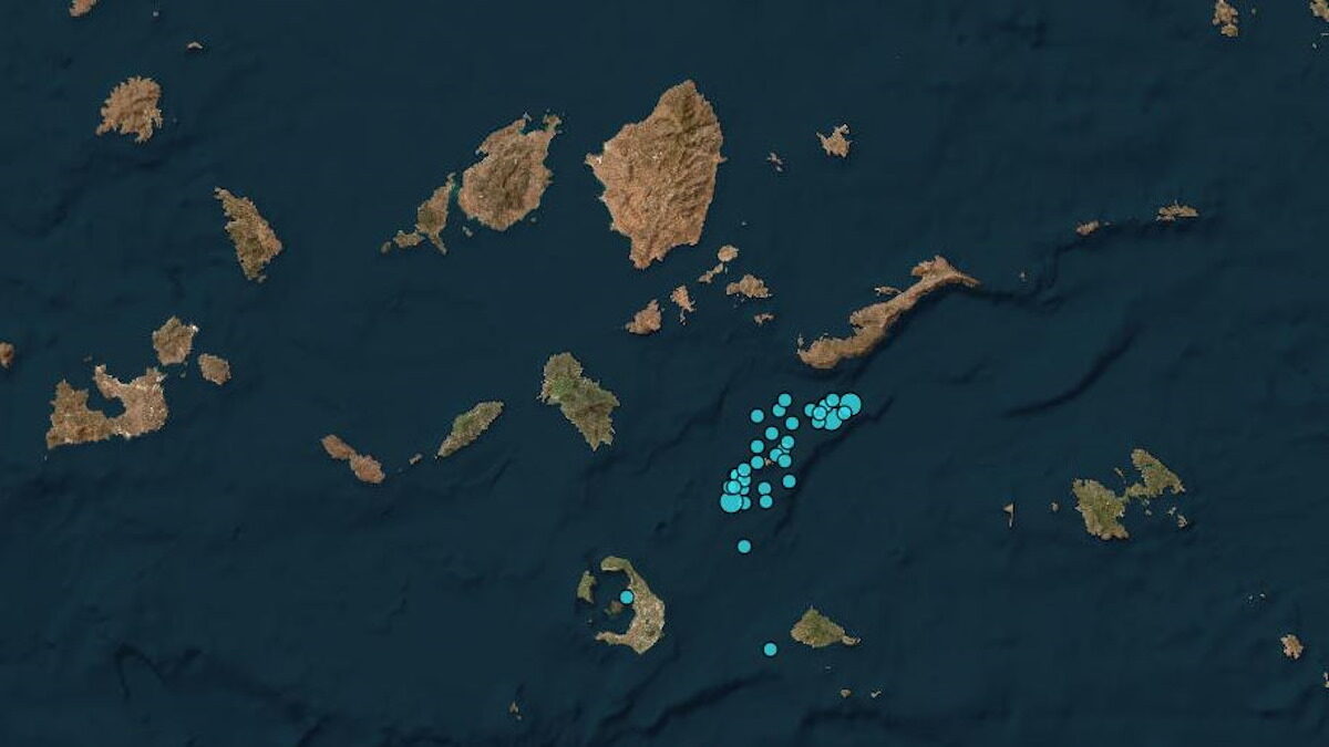 Χάρτης αποτυπώνει τους σεισμούς μεταξύ της Σαντορίνης και της Αμοργού