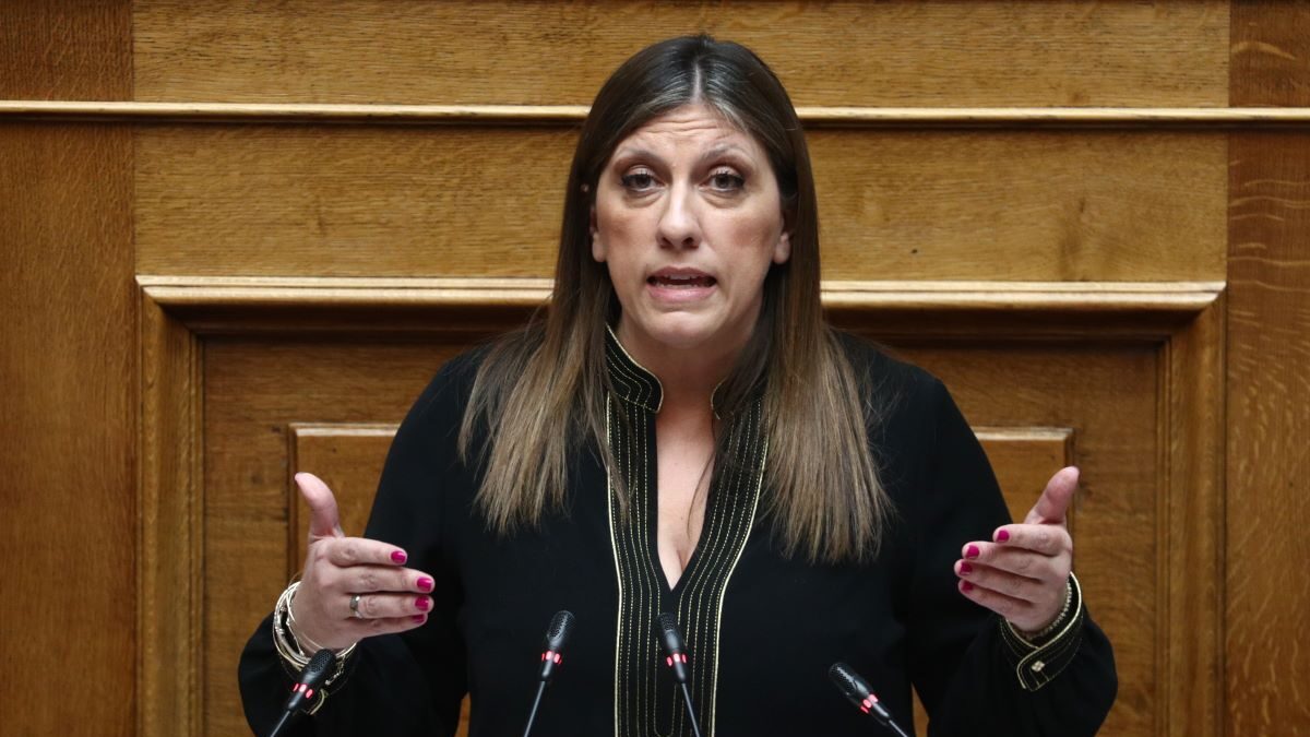 Η πρόεδρος της Πλεύσης Ελευθερίας Ζωή Κωνσταντοπούλου στη Βουλή