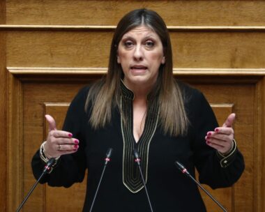 Η πρόεδρος της Πλεύσης Ελευθερίας Ζωή Κωνσταντοπούλου στη Βουλή