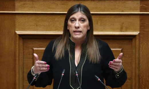 Η πρόεδρος της Πλεύσης Ελευθερίας Ζωή Κωνσταντοπούλου στη Βουλή