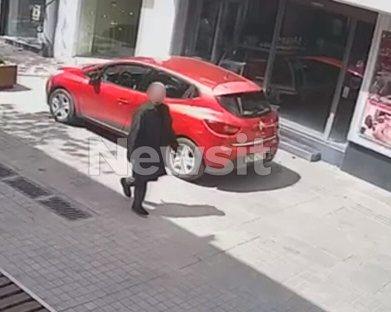 Μαρούσι: Νέα βίντεο ντοκουμέντο με τον άνδρα με τη μαύρη καμπαρντίνα που παρενοχλεί ανήλικες
