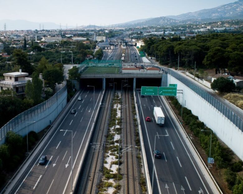 Αττική οδός: Σύγκρουση δύο φορτηγών – Καθυστερήσεις στο ρεύμα προς Ελευσίνα