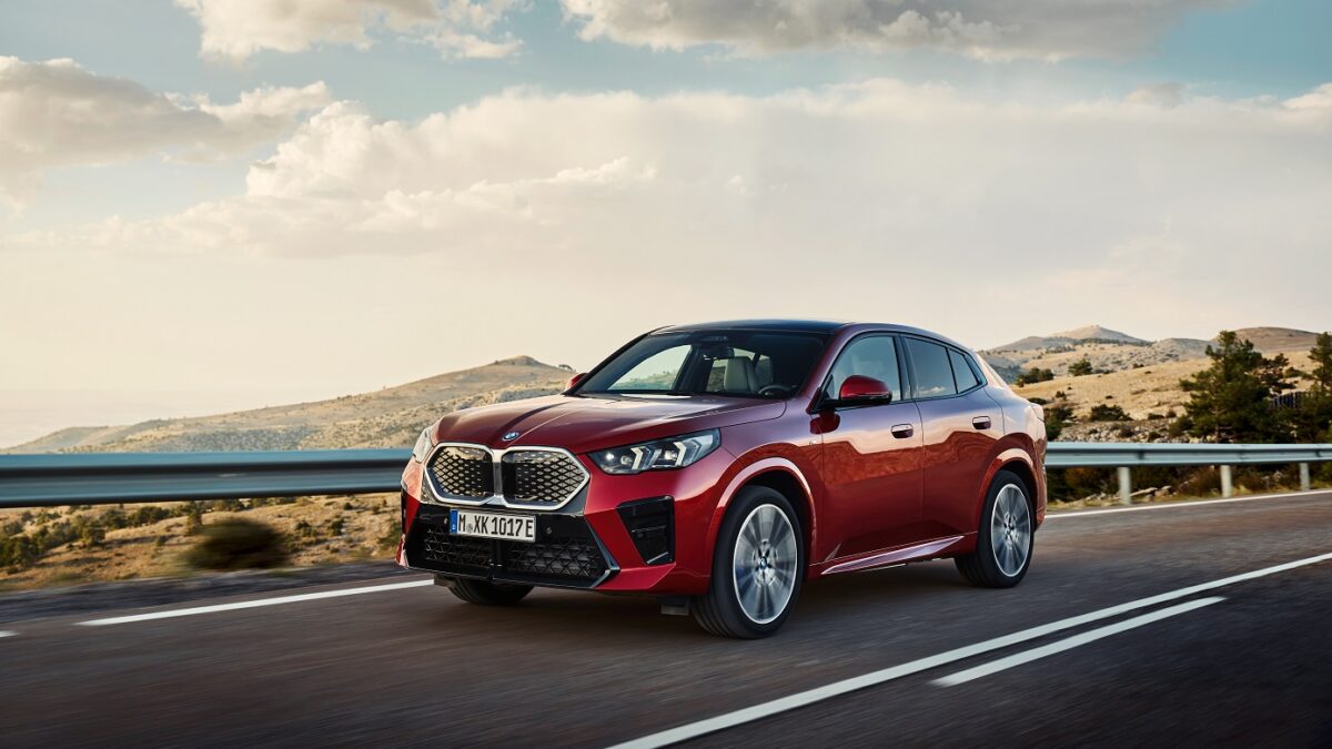 BMW iX2 xDrive30