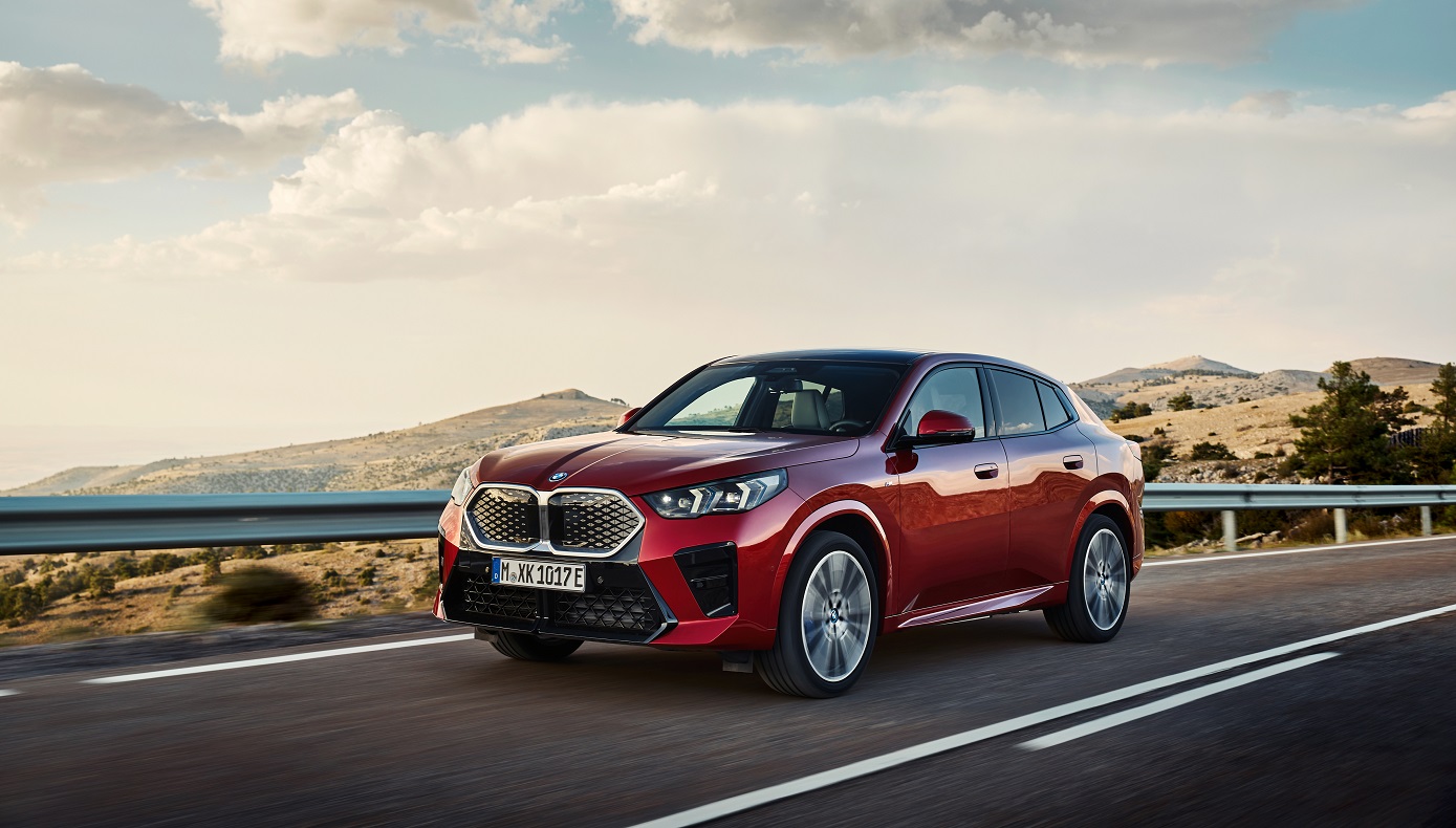 BMW iX2 xDrive30
