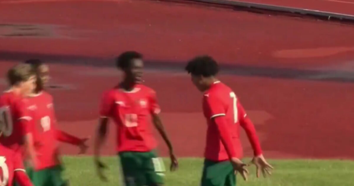 Cristiano Ronaldo Junior scored for the first time with the K15 National Portuguese and celebrated as his father