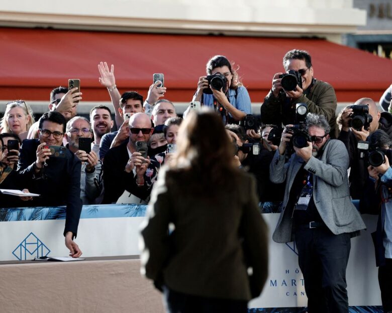 Φεστιβάλ Καννών: Ανοίγει απόψε στη σκιά δύο πολέμων και με μια παρέλαση από σταρ, με πρώτο τον Ρόμπερτ Ντε Νίρο