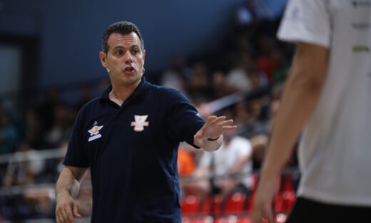 Ο προπονητής της Χάποελ Τελ Αβίβ, Δημήτρης Ιτούδης