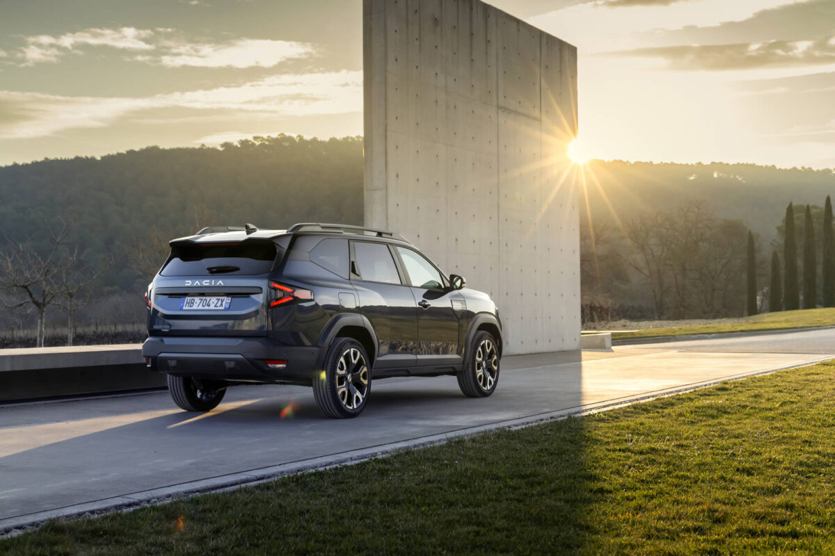 Dacia_Bigster Hybrid_155