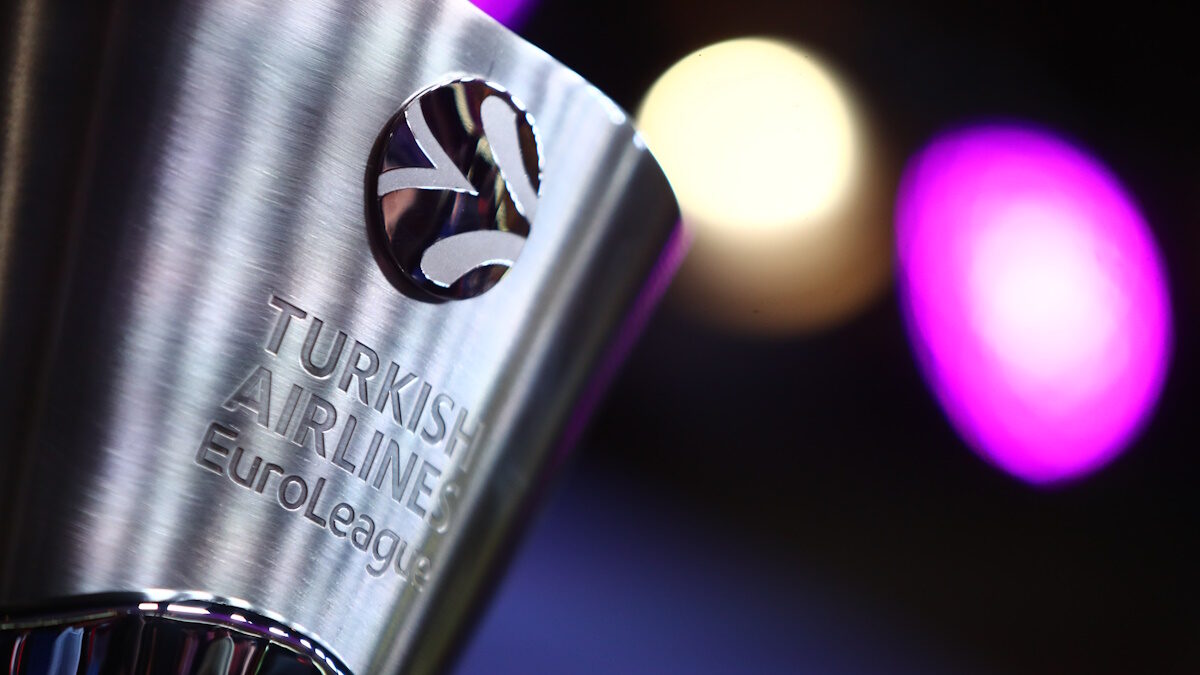 Το τρόπαιο της Euroleague (ΦΩΤΟ KLODIAN LATO
