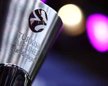 Το τρόπαιο της Euroleague (ΦΩΤΟ KLODIAN LATO