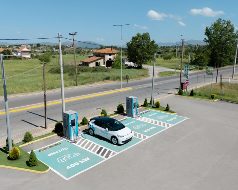 Στην Τρίπολη λειτουργεί το πιο ισχυρό hub ταχυφορτιστών