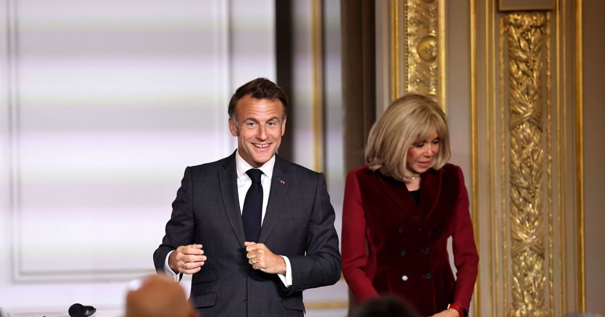 Emmanuel and Brigitte Macron: From unusual love to the slap in Vietnam