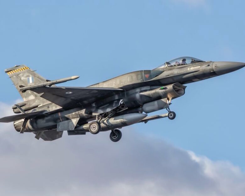F-16 Viper: Τις 40 έφτασαν οι ετοιμοπόλεμες «Οχιές» για την Πολεμική Αεροπορία – «Τρέχει» το πρόγραμμα αναβάθμισης