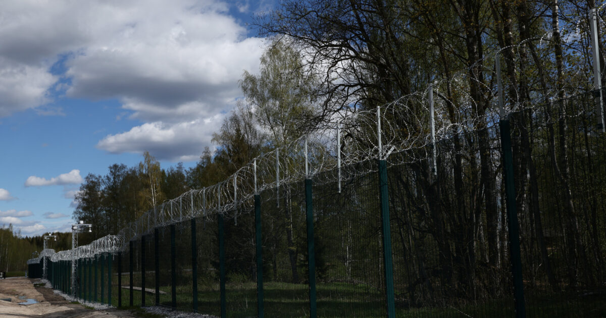 Finland: Complete the first 35 kilometers of the 4.5 -meter fence on the eastern border with Russia