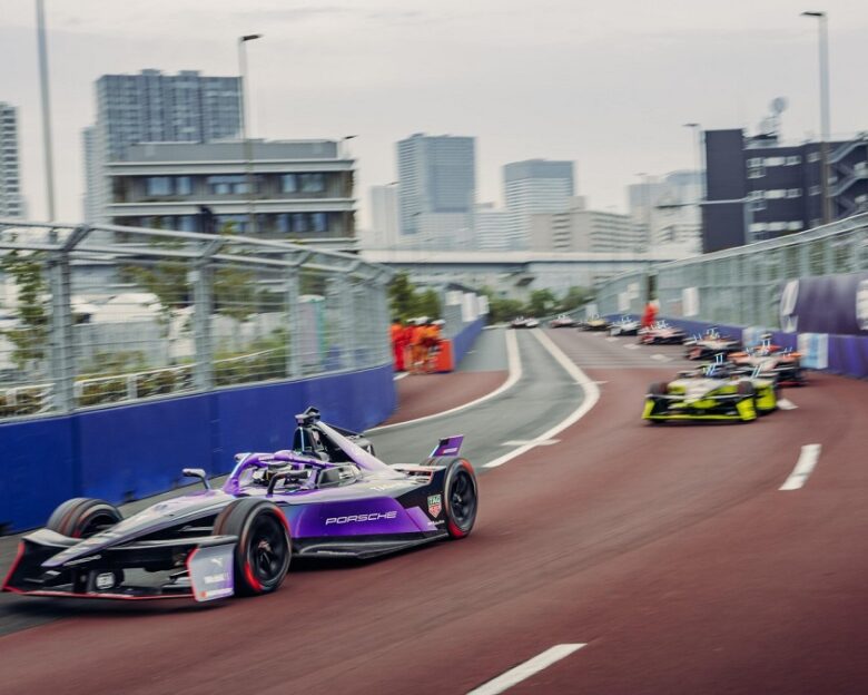Formula E: Μοναδικό θέαμα με φοβερές προσπεράσεις στα δύο Grand Prix στο Τόκιο