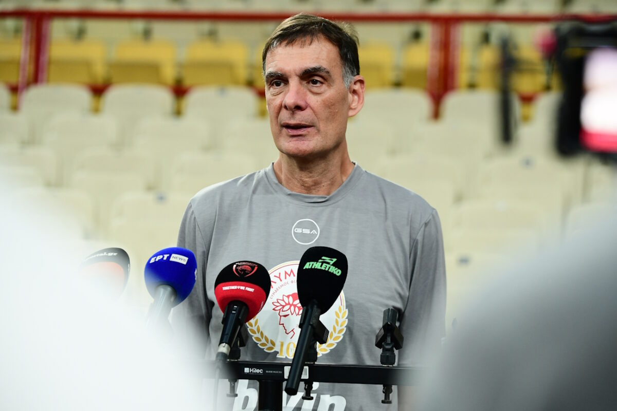 Ο προπονητής του Ολυμπιακού, Γιώργος Μπαρτζώκας (ΦΩΤΟ Eurokinissi)