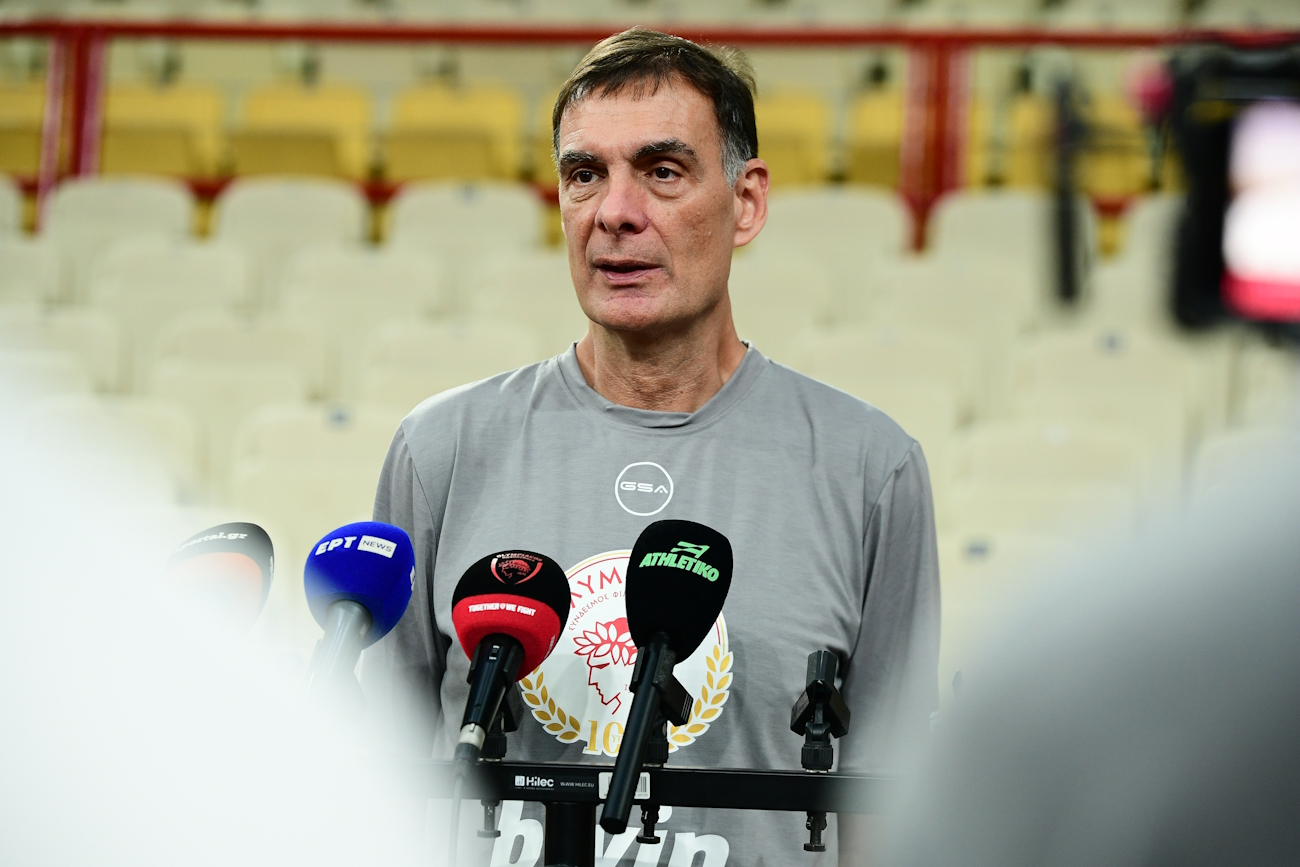Ο προπονητής του Ολυμπιακού, Γιώργος Μπαρτζώκας (ΦΩΤΟ Eurokinissi)