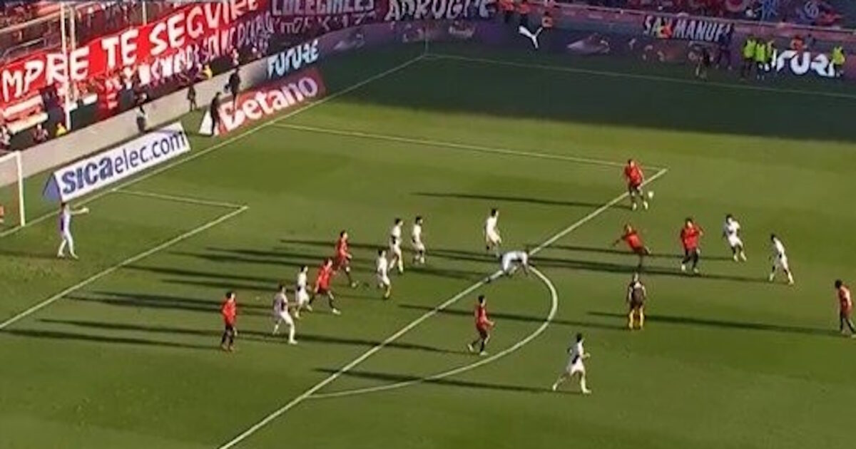 An unparalleled goal in Argentina with “scissors” out of the big area, runs for the “Puskas” Award