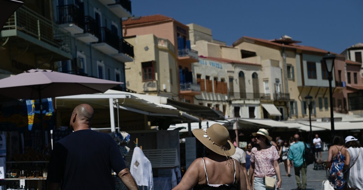 Καιρός: Μίνι καύσωνας στην Κρήτη με τη θερμοκρασία να φτάνει έως τους 39,6 βαθμούς – Βροχές και καταιγίδες την Κυριακή
