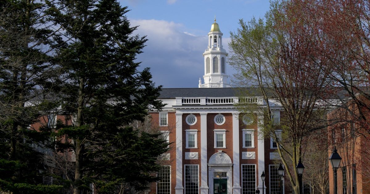 Trump blocks in foreign students to study at Harvard – “Illegal Energy” replies university