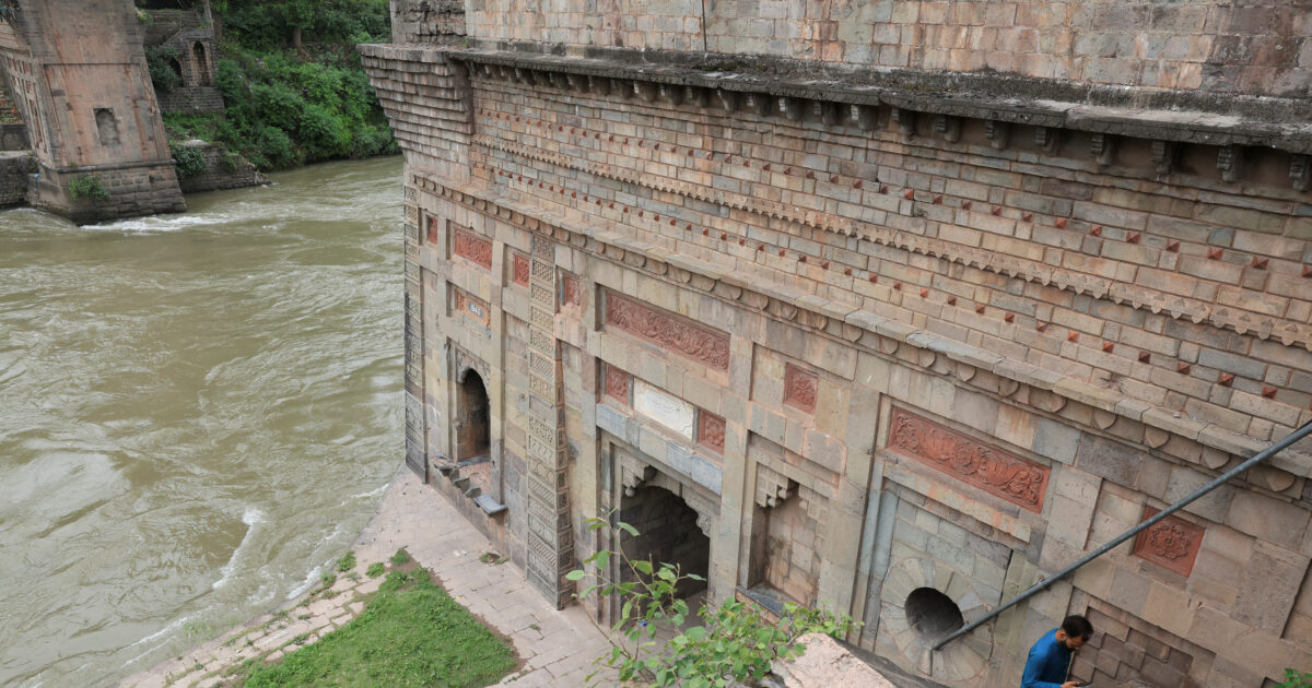 India cuts river water from Pakistan – escalating tension