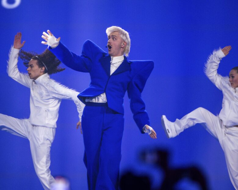 Eurovision: Σκάνδαλα και αμφιλεγόμενες στιγμές: Από το φιλί «σοκ», στον αποκλεισμό του φαβορί στο παρά 5 του τελικού